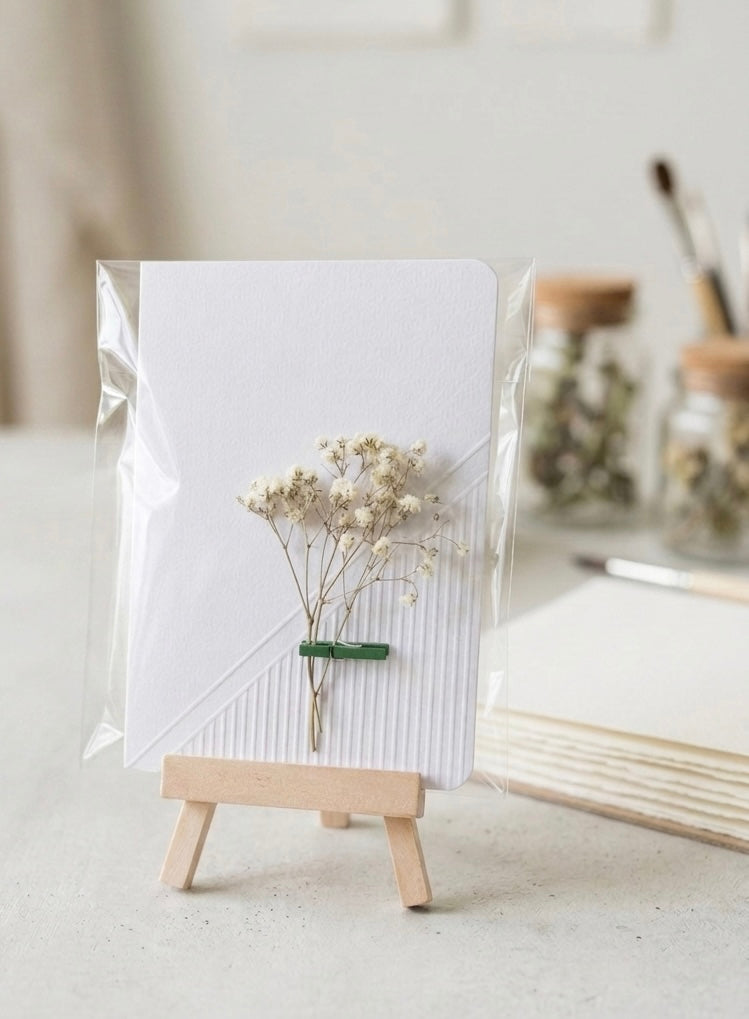 Grußkarte mit getrockneten Blumen