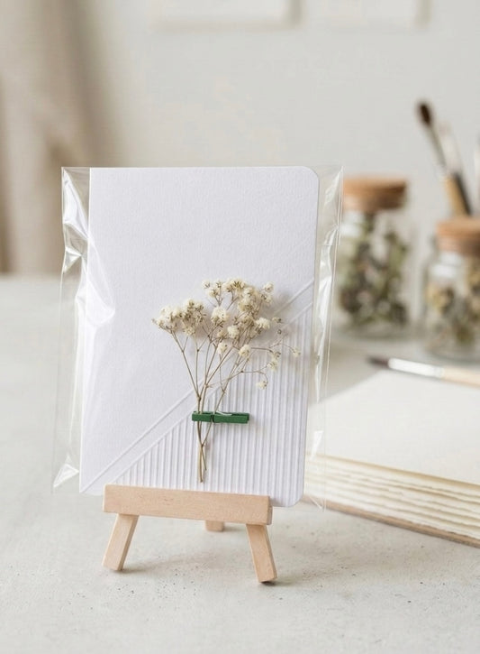 Grußkarte mit getrockneten Blumen