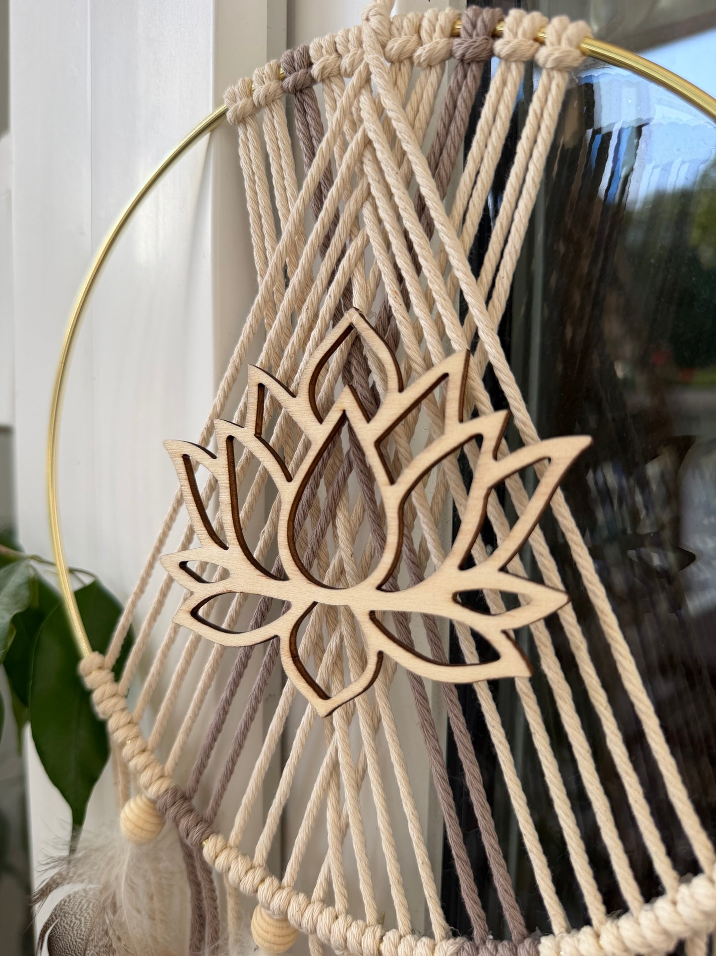 Makramee Wandbehang mit Holz-Lotus „DU BIST TOLL“