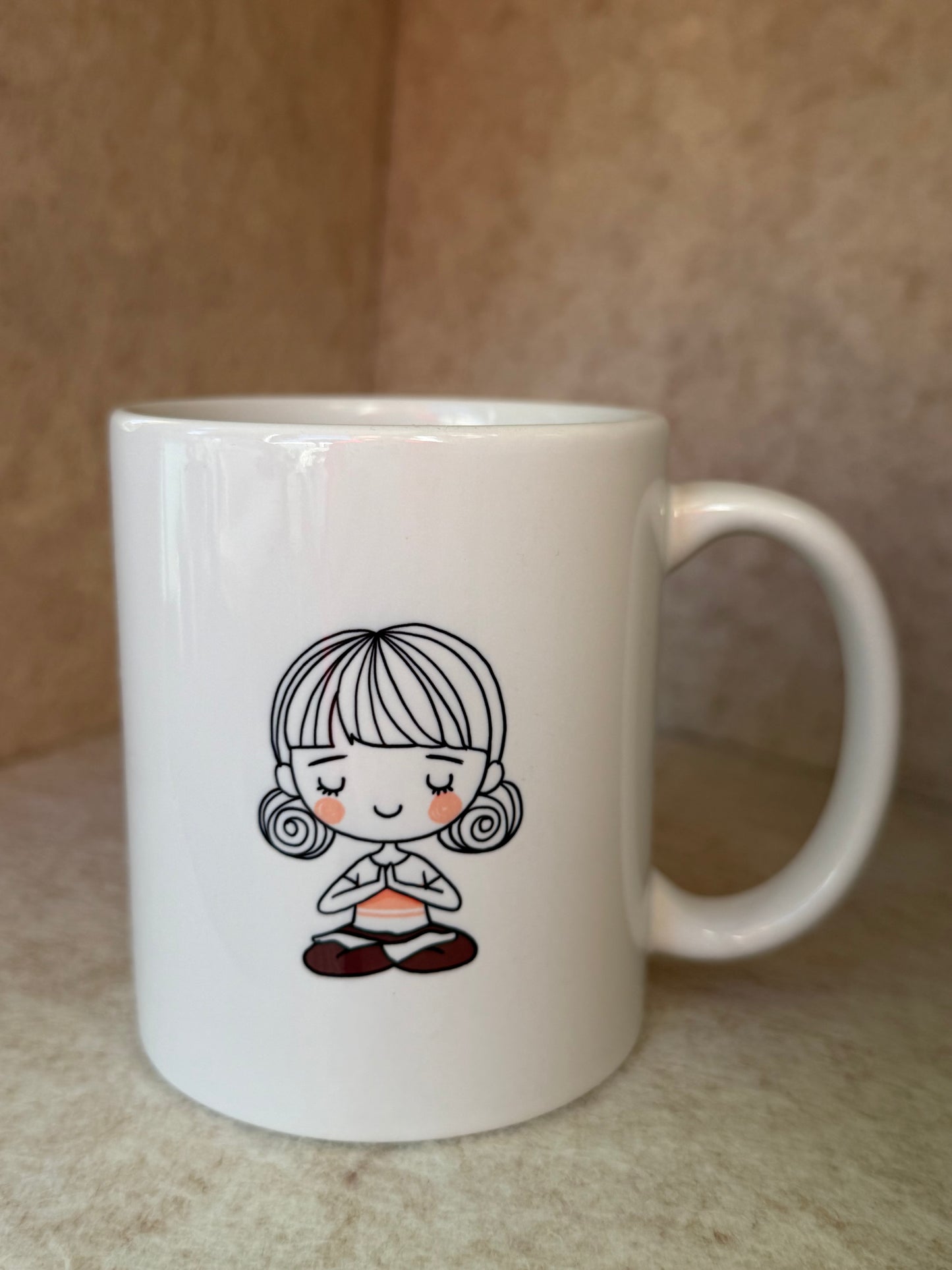 Yoga-Tasse „Namasté“ im Lotussitz